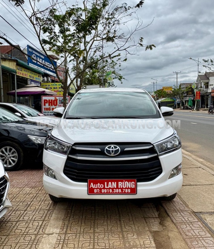 Toyota Innova 2.0E