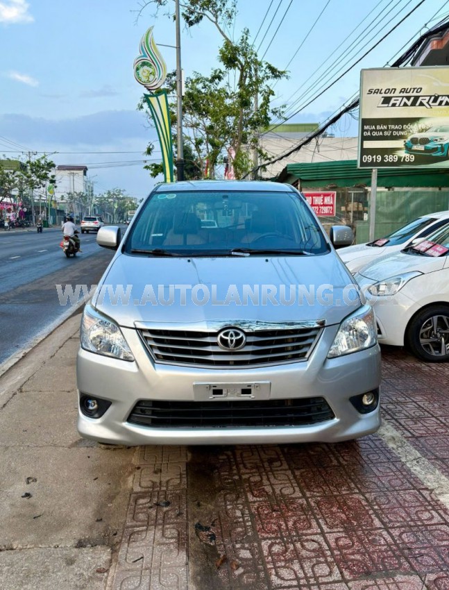 Toyota Innova 2.0E