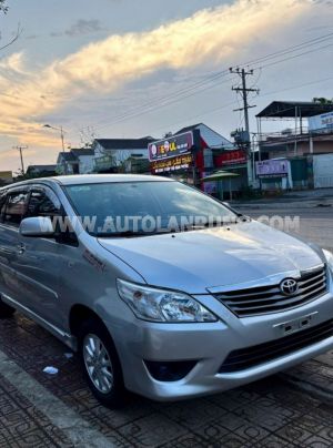 Xe Toyota Innova 2.0E 2012