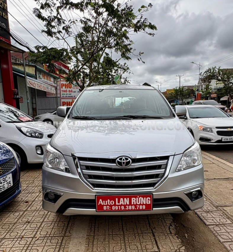 Toyota Innova 2.0E