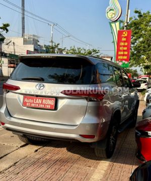 Xe Toyota Fortuner 2.4G 4x2 MT 2017