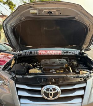 Xe Toyota Fortuner 2.4G 4x2 MT 2017