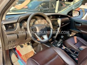 Xe Toyota Fortuner 2.4G 4x2 MT 2017