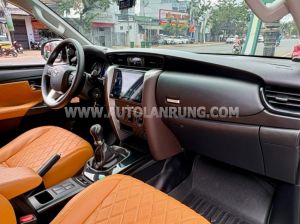 Xe Toyota Fortuner 2.4G 4x2 MT 2020