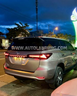 Xe Toyota Fortuner 2.4G 4x2 MT 2020