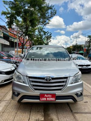 Xe Toyota Innova 2.0E 2015