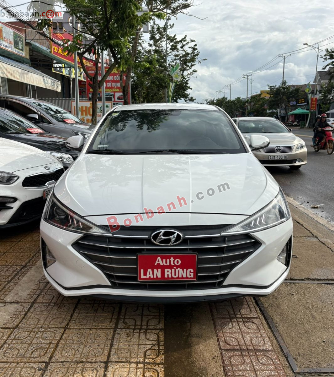 Hyundai Elantra 1.6 MT
