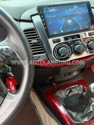 Xe Toyota Innova 2.0E 2013