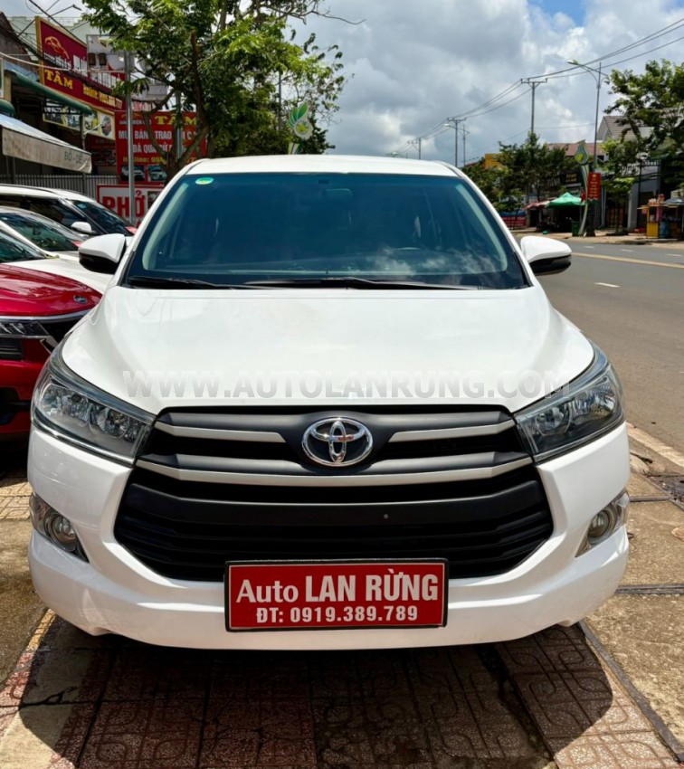 Toyota Innova 2.0E