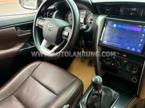 Xe Toyota Fortuner 2.4G 4x2 MT 2017